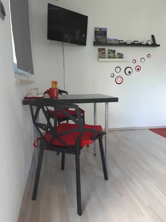 Studio Apartman Splash ปิเยชชานา อูวาลา ภายนอก รูปภาพ